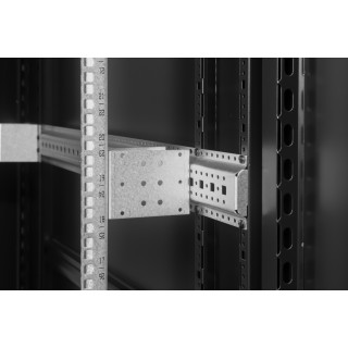 Szafa CobiCabling 19" 42U 800x800mm, drzwi przednie przeszklone, drzwi tylne dwuskrzydłowe perforowane 80%, panel wentylacyjny 4 wentylatorowy z kablem zasilającym, kółka - 2 z blokadą, stopki, kpl. l