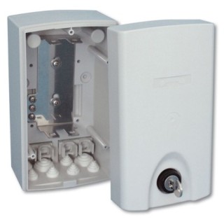 Box zewnętrzny KS20 natynkowy IP54 z zamkiem na 20