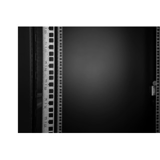 Szafa dystrybucyjna CobiCabling Vertical 19" 42U 600x800mm, drzwi przednie przeszklone, drzwi tylne pełne, panel wentylacyjny 4-wentylatorowy , kółka - 2 z blokadą, stopki,  czarna RAL 9004