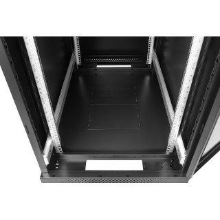 Szafa dystrybucyjna Vertical 19" 42U 600x1200mm, drzwi przednie przeszklone, drzwi tylne pełne, panel wentylacyjny 4-wentylatorowy, kółka - 2 z blokadą, stopki, kpl. linek uziemienia, czarna RAL 9004